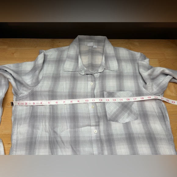 GAP Gray and White Plaid Shirt | Women's Sz L - Picture 5 of 6